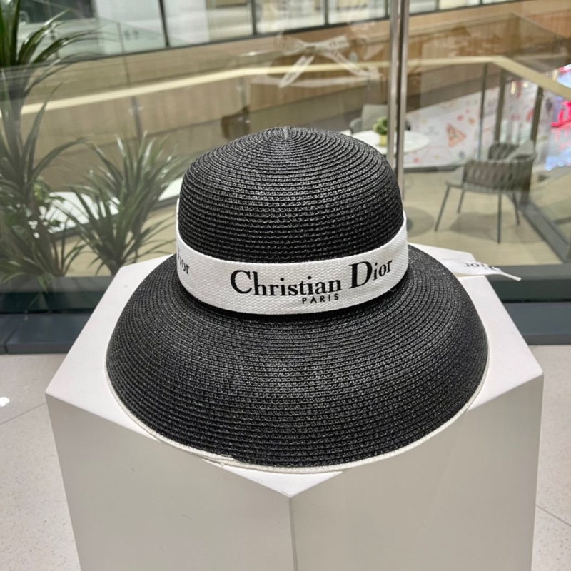 CHRISTIAN DIOR